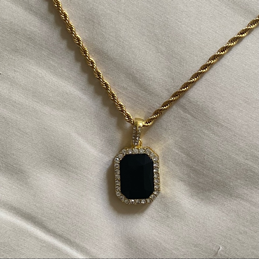 Cendré Noir Pendant Necklace